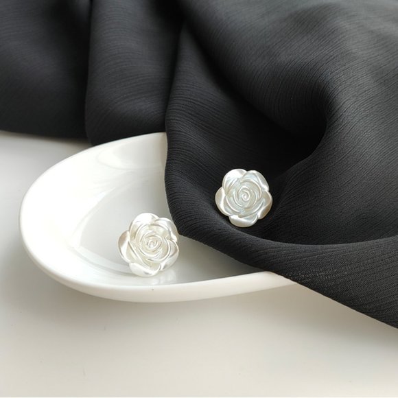 💙💕💕Last one Pearl Flower Stud Earrings - Picture 5 of 15